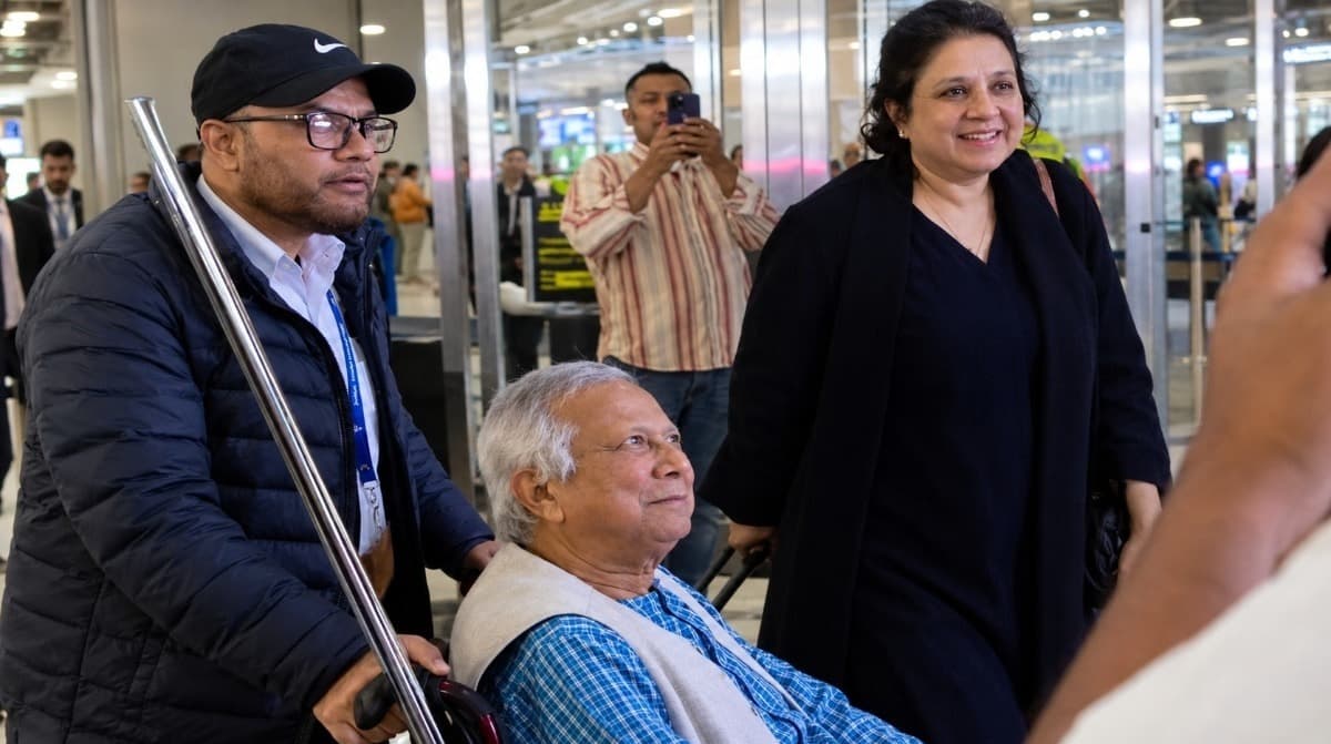 न्यूयॉर्क एयरपोर्ट पर यूनुस को घेरा, बांग्लादेश सरकार की कार्रवाई की चेतावनी