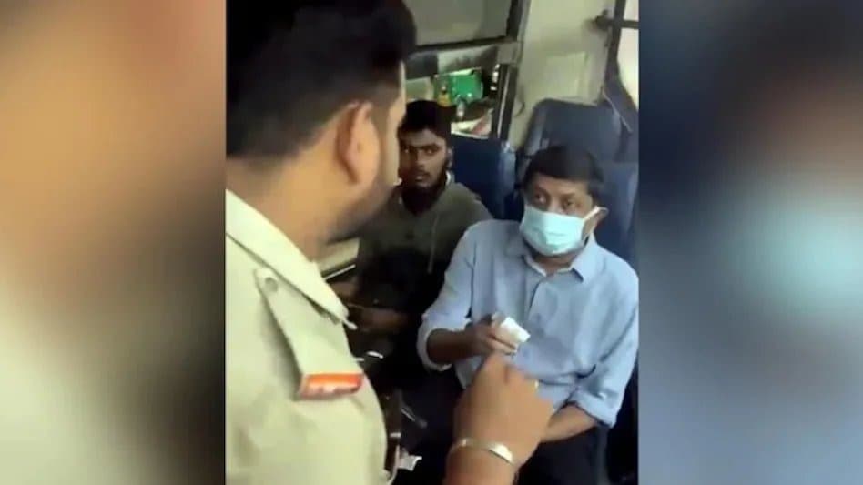 "मंत्री को ही बस से उतारने लगा कंडक्टर! अगले ही पल खुली पहचान, मच गया हड़कंप"