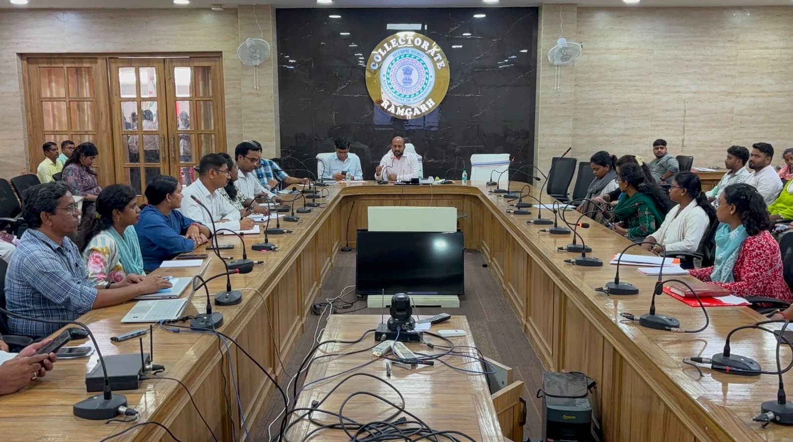 आयुष्मान भारत डिजिटल मिशन पर सख्त हुए उपायुक्त, नियम तोड़ने वाले अस्पतालों का रजिस्ट्रेशन होगा रद्द
