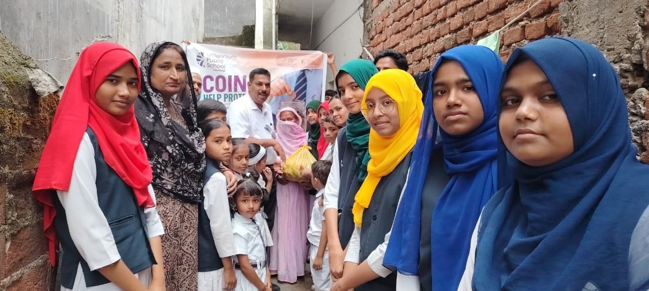 कॉइन-कॉइन जोड़कर बच्चों ने लिखी संवेदना की मिसाल, पांच जरूरतमंद परिवारों तक पहुंचाया सहारा