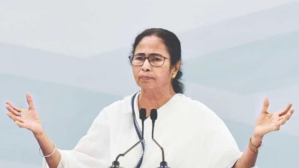 TMC नाम-सिंबल विवाद पर ममता पहुंचीं सुप्रीम कोर्ट