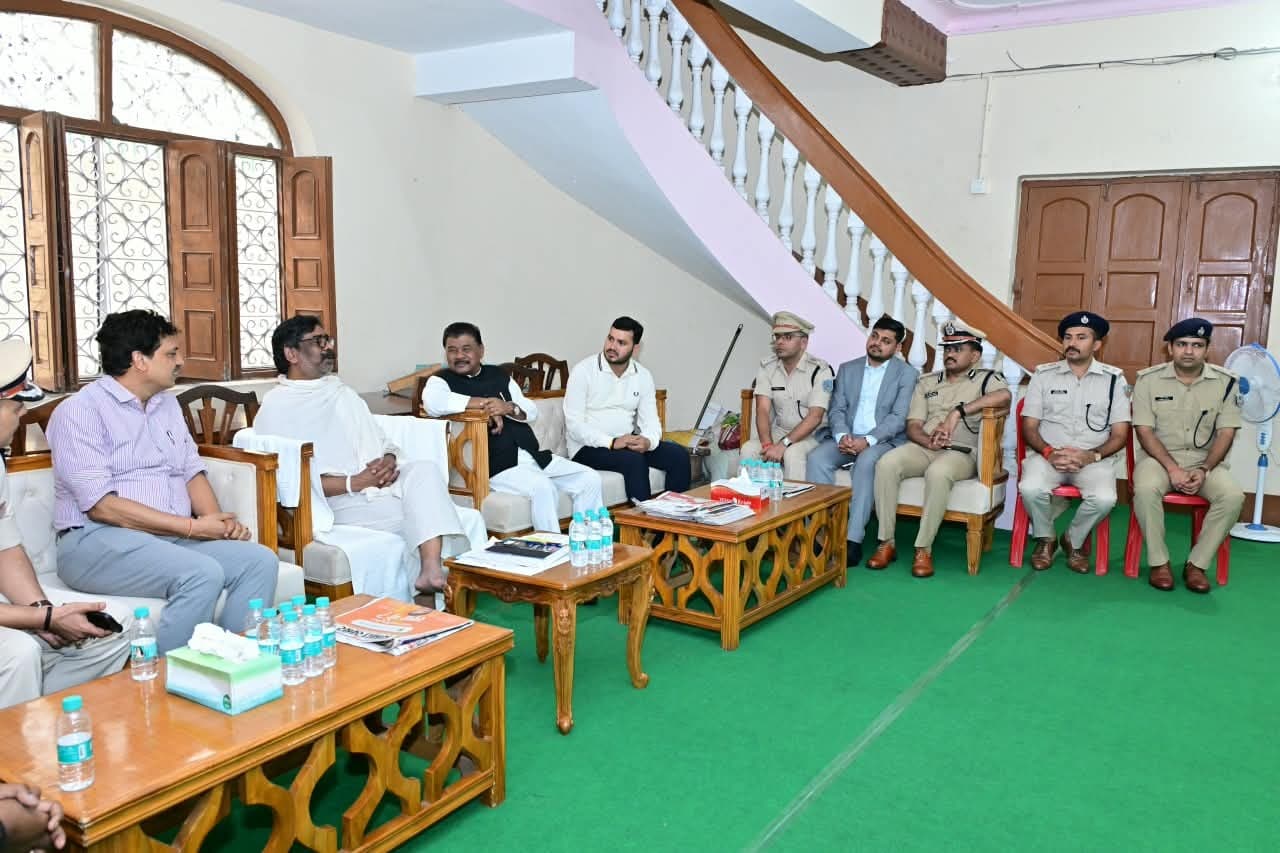 नेमरा में रूपी सोरेन को नेताओं और अधिकारियों ने दी श्रद्धांजलि
