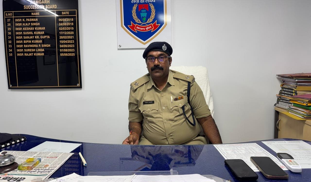 मांडू के नए अंचल निरीक्षक पंकज कुमार ने संभाला पदभार