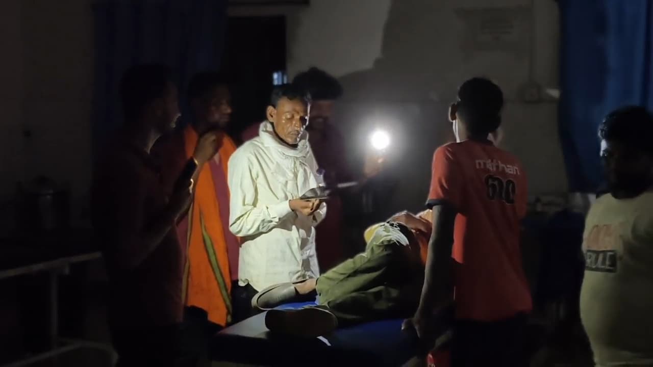 आखिर कब जागेगा झारखंड का स्वास्थ्य विभाग? शेख भिखारी मेडिकल कॉलेज अस्पताल में घंटों अंधेरा, मरीज बेहाल