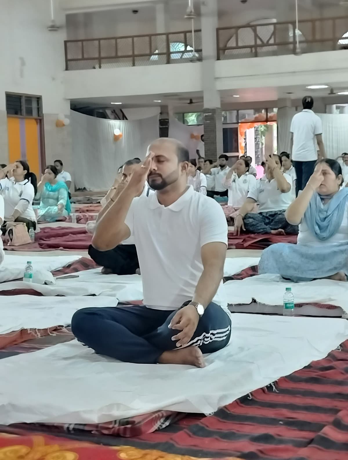 योग दिवस पर रामगढ़ में उमड़ा जनसैलाब, उपायुक्त बोले- योग अपनाएं, रोग भगाएं