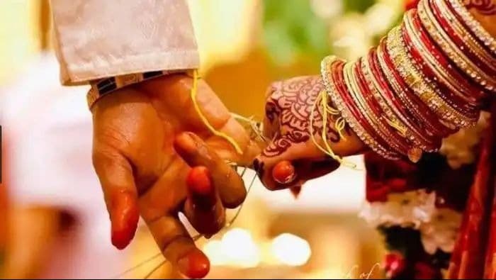 3 बार कोशिश की लेकिन 100 के दस नोट गिनने में फेल हो गया दूल्हा.. 
