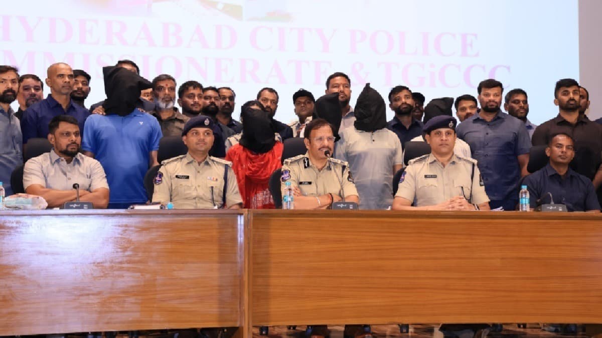 रिटायर्ड IPS की पत्नी की हत्या का खुलासा, घरेलू सहायिका समेत चार गिरफ्तार