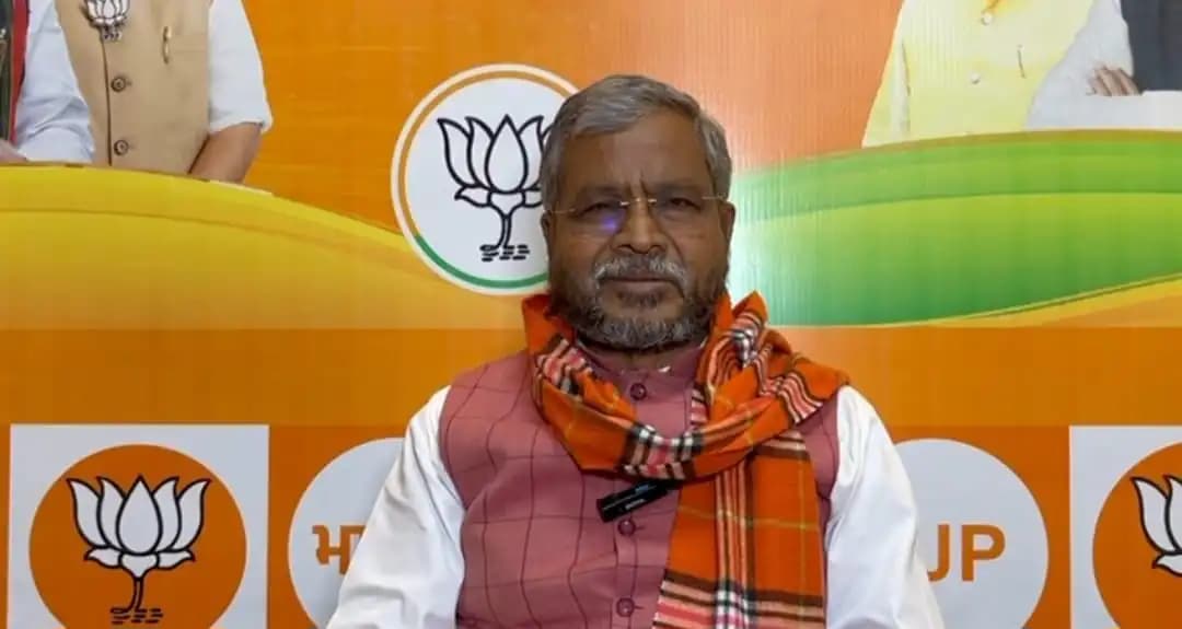 तमिलनाडु के सीएम विजय ने की घोषणा, अब मिलेगी 200 यूनिट फ्री बिजली महिलाओं को सुरक्षा और युवाओं को ड्रग्स के शिकंजे से बचाया जाएगा