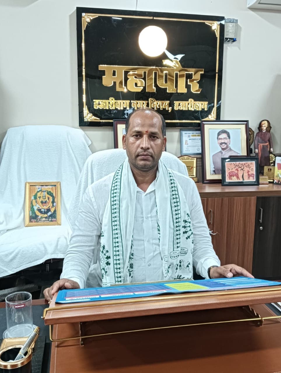 अवैध होर्डिंग्स पर नगर निगम सख्त, 72 घंटे में हटाने का अल्टीमेटम
