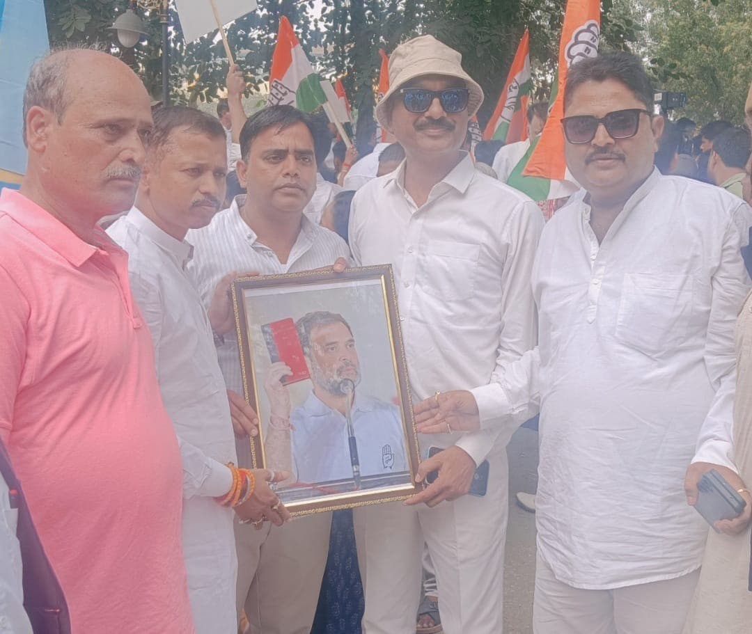 ओबीसी का अलग कॉलम जोड़ने की मांग को लेकर कांग्रेस ने निकाला पैदल मार्च