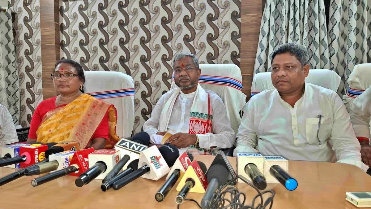 झारखंड में घटती आदिवासी आबादी पर बाबूलाल मरांडी ने जताई चिंता, सरकार से गंभीर पहल की मांग