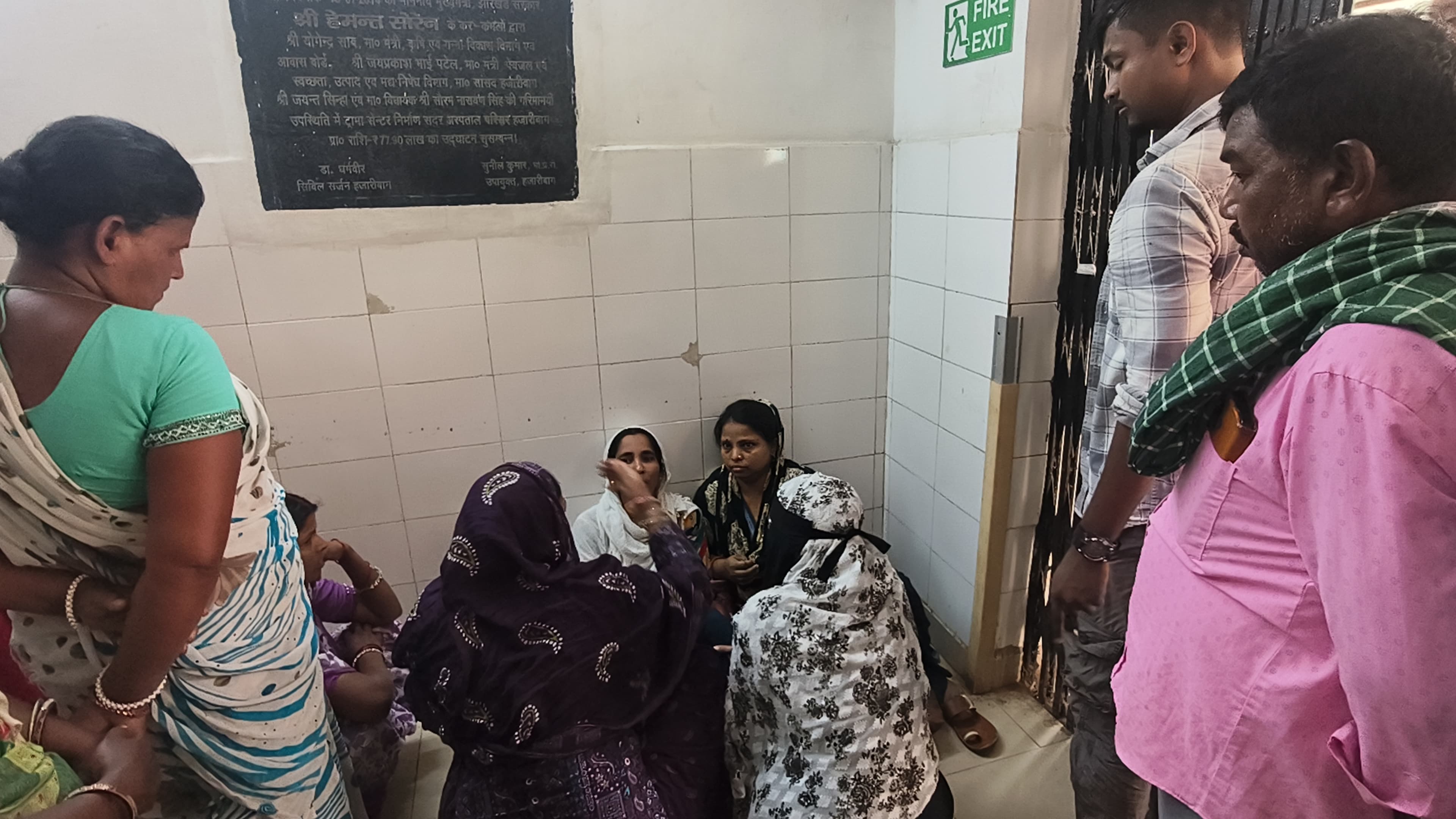 तेज रफ्तार का कहर: ट्रक से टकराई बाइक, युवक-युवती की दर्दनाक मौत
