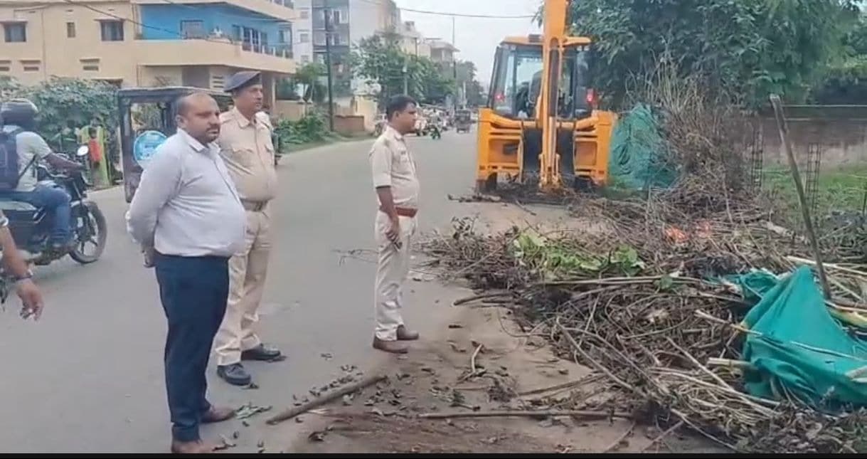 भू-माफियाओं के मंसूबों पर चला बुलडोजर, सरकारी जमीन अतिक्रमण मुक्त 