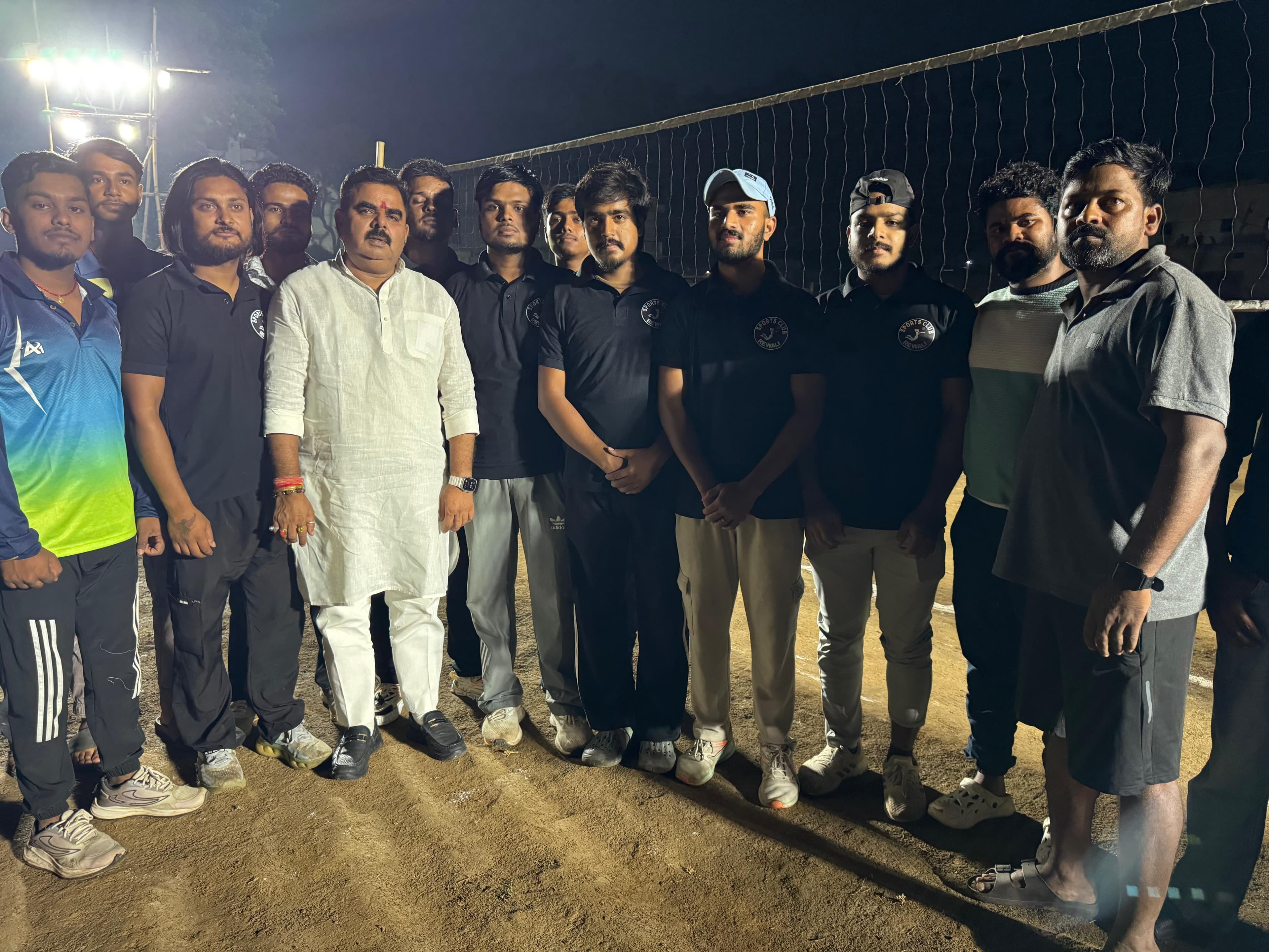 रेवाली के मैंगो गार्डन में वॉलीबॉल टूर्नामेंट का उद्घाटन, मुन्ना सिंह ने किया शुभारंभ