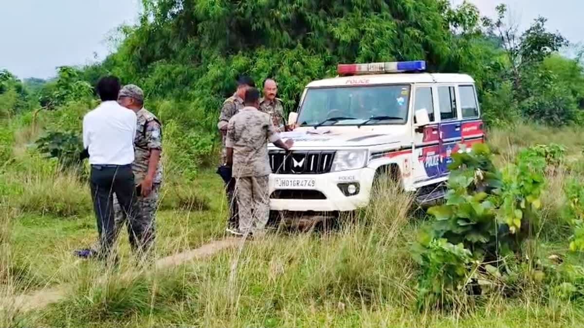 सरायकेला-खरसावां में सनसनीखेज मामला, 9 दिन से लापता दो युवकों के शव जंगल में दफन मिले