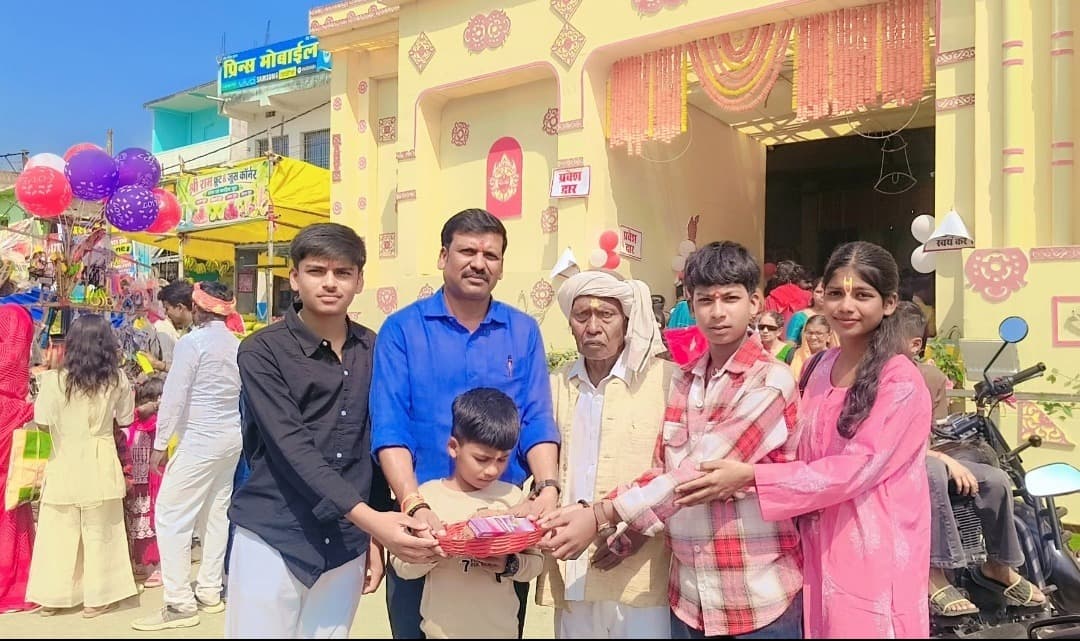 महानवमी पर रेवाली पासवान ने मां दुर्गा के दरबार में टेका मत्था, क्षेत्र की खुशहाली की कामना