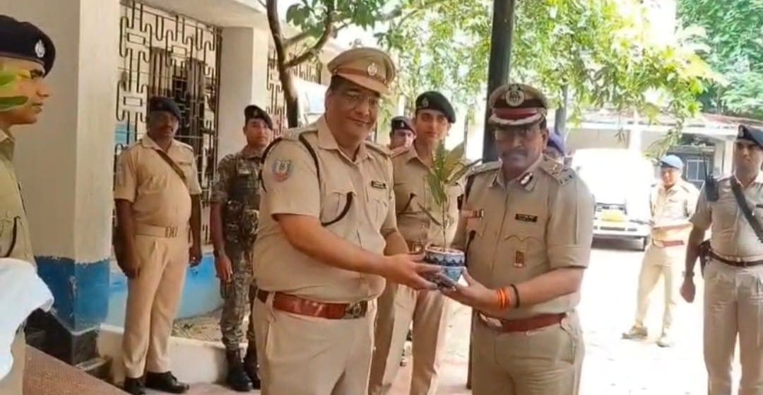 चतरा पहुंचे उत्तरी छोटानागपुर प्रक्षेत्र के आईजी , एनडीपीएस मामलों की समीक्षा कर दिए सख्त निर्देश