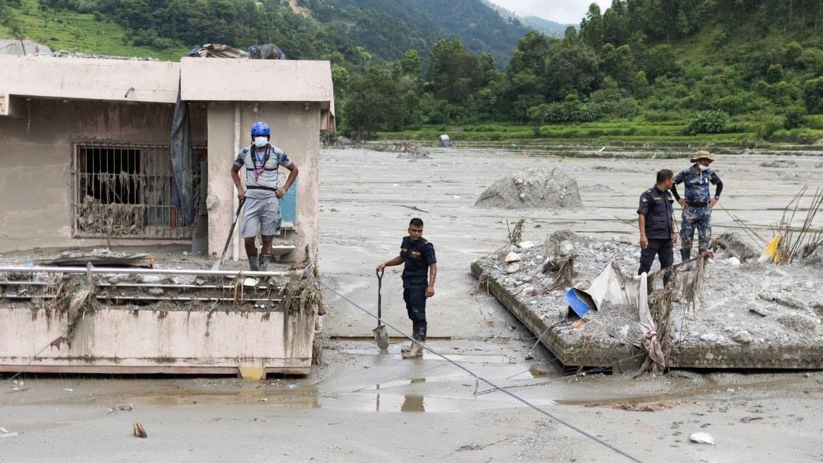 आपदा में मिला सोना-चांदी बेचने पर होगी कार्रवाई, नेपाल पुलिस ने जारी की सख्त चेतावनी