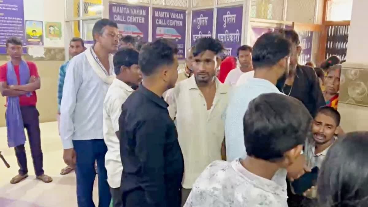 लातेहार में वज्रपात से दो युवकों की मौत, बारिश से बचने के लिए पेड़ के नीचे खड़े थे