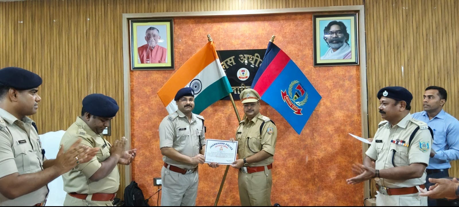 हजारीबाग पुलिस के जांबाजों को मिला सम्मान, मुठभेड़ से लेकर मोबाइल बरामदगी तक बेहतर काम करने वालों की सराहना