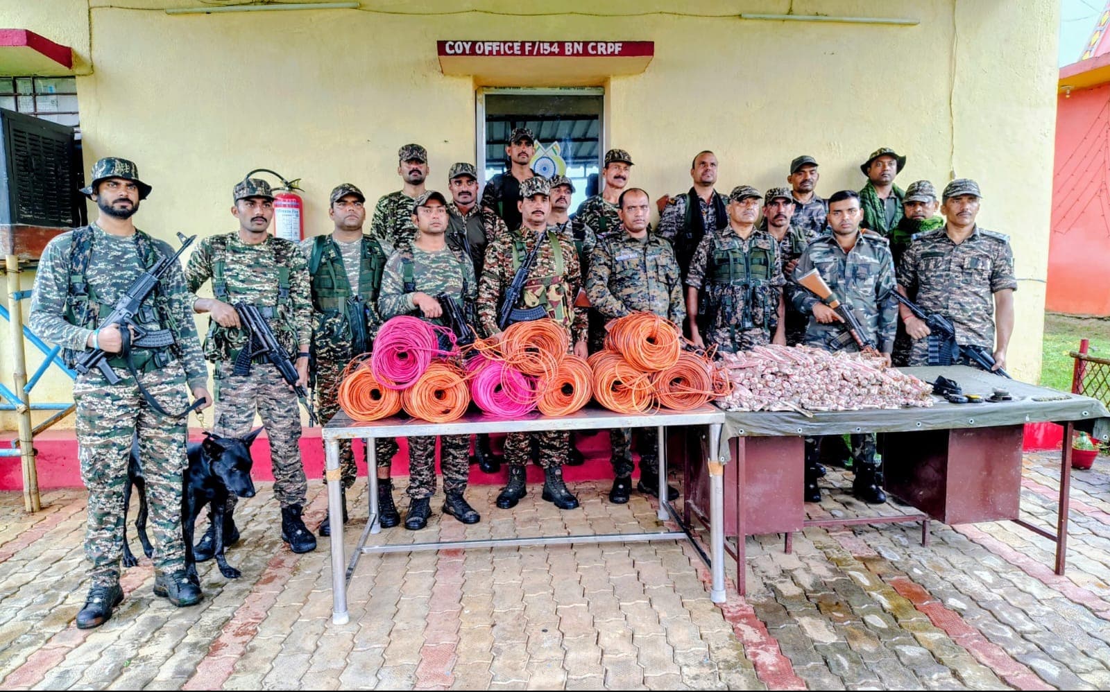 पारसनाथ की तलहटी में पुलिस-CRPF की बड़ी कार्रवाई