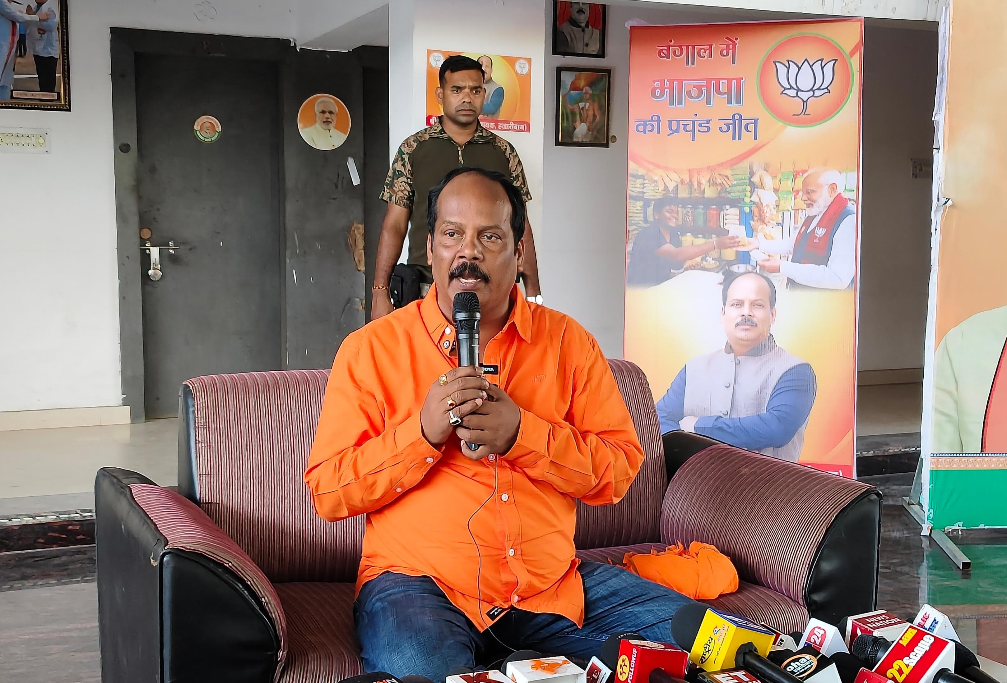 राम-लक्ष्मण बनाम धृतराष्ट्र निजी सम्मान की जंग में पिस रही हजारीबाग की जनता संजय सिंह स्टेडियम पर सियासत तेज, सांसद-विधायक आमने-सामने