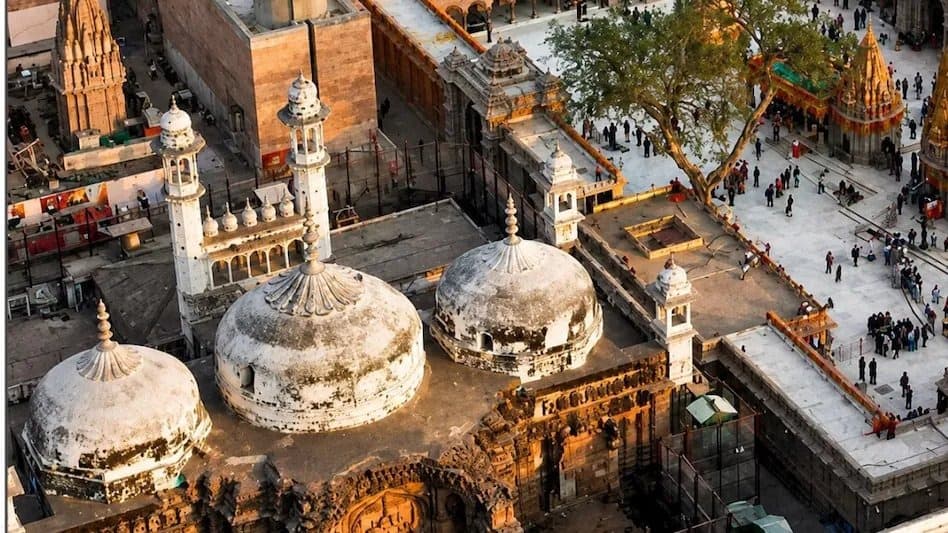 ज्ञानवापी में कथित ‘शिवलिंग’ की पूजा की अनुमति की मांग, सुप्रीम कोर्ट में आज सुनवाई
