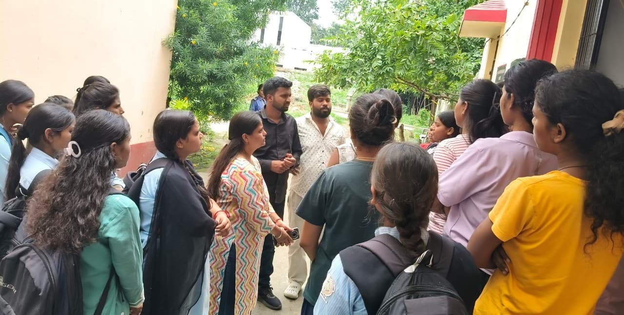 आदिवासी छात्रावास की बदहाली पर एबीवीपी का हल्ला बोल, कहा- जल्द समाधान नहीं हुआ तो होगा आंदोलन