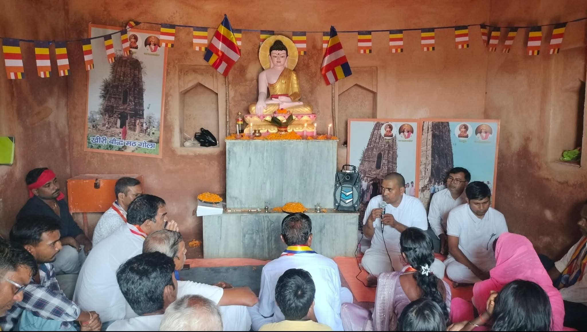 सारनाथ से आए बौद्धाचार्यों का फाउंडेशन सदस्यों ने किया स्वागत