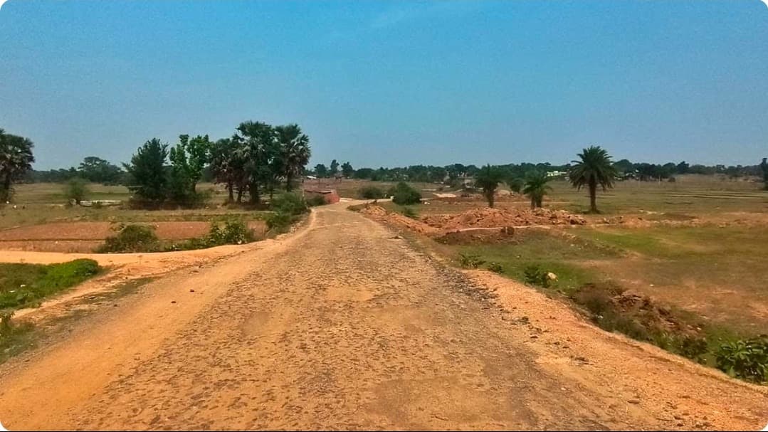 चांदडीह-गौरीपुर सड़क बदहाल, जर्जर मार्ग को लेकर ग्रामीणों में आक्रोश