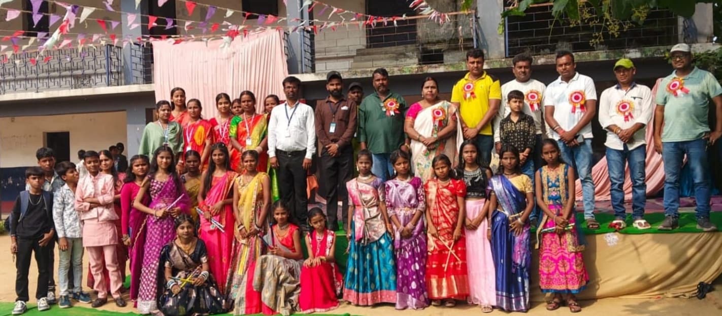 डांडिया की थाप पर झूमे विद्यार्थी, सांस्कृतिक रंगों से सराबोर हुआ हेरिटेज पब्लिक स्कूल