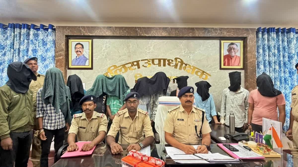 सिमडेगा में ब्राउन शुगर के अवैध कारोबार पर पुलिस की कार्रवाई, 11 गिरफ्तार