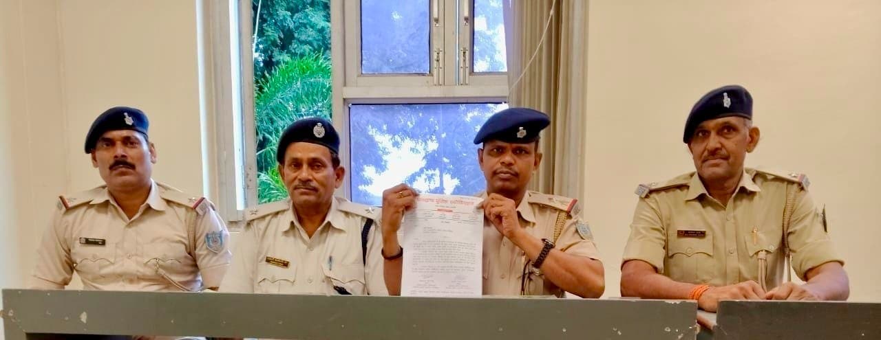धनबाद में थाना प्रभारी से कथित अभद्रता मामले में जयराम महतो के खिलाफ पुलिस एसोसिएशन मुखर, हजारीबाग इकाई ने जताया समर्थन