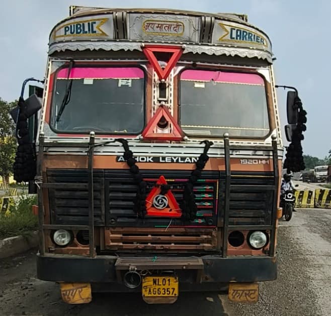 कंटेनर में चालक का शव मिलने से मचा हड़कंप