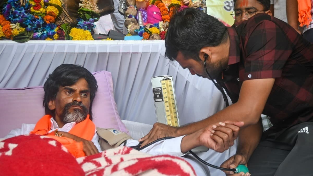 मनोज जरांगे को मुंबई आने से नहीं रोक सकते, हाईकोर्ट ने याचिका खारिज की