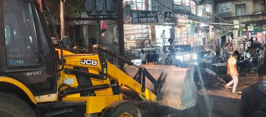 बरही में सड़क हादसे के बाद प्रशासन की सख्ती: अतिक्रमण हटाने का बड़ा अभियान