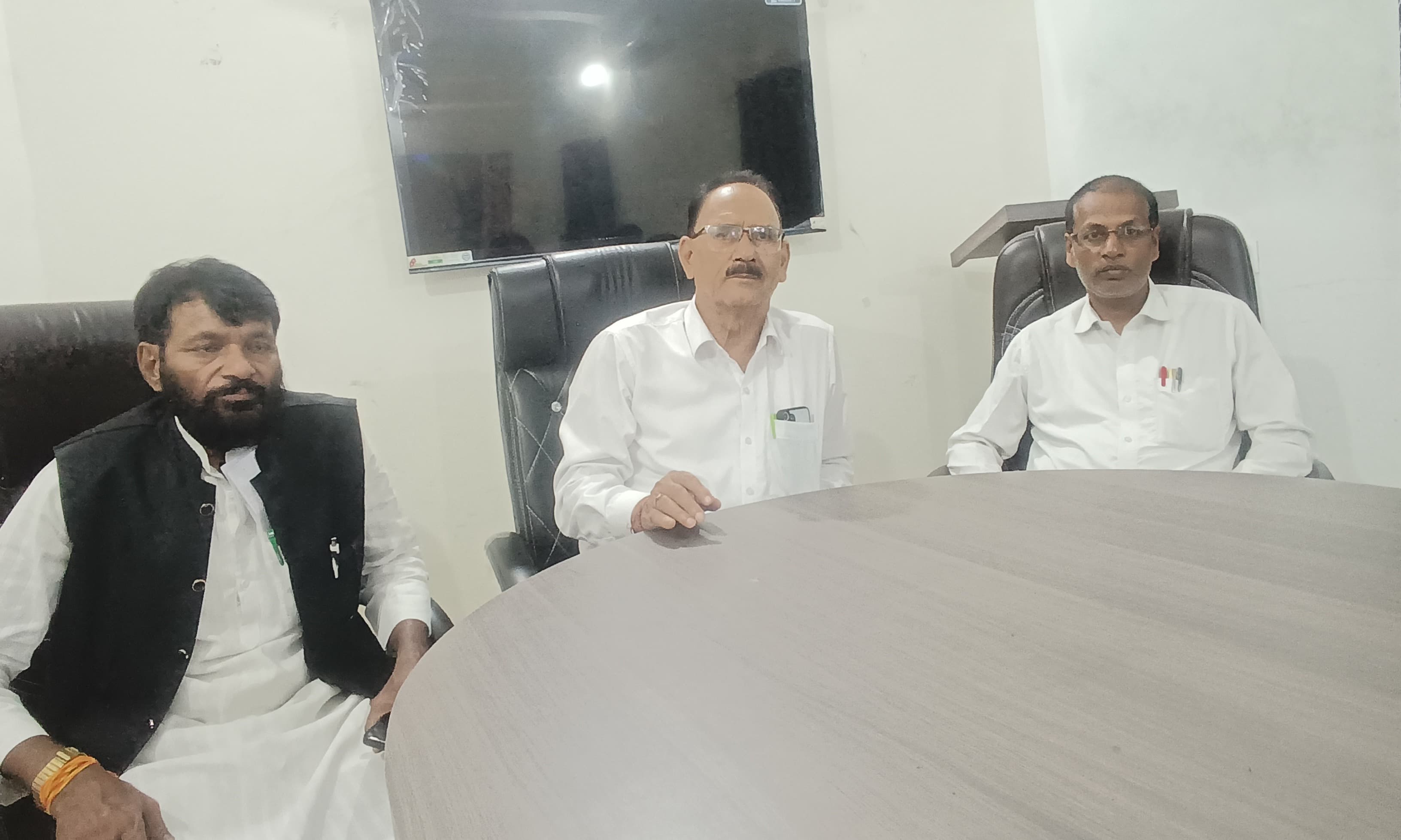 हजारीबाग टाउन को ट्रेन की मांग तेज, 17 सितंबर को धरना देंगे वरीय अधिवक्ता रमेश सिंह