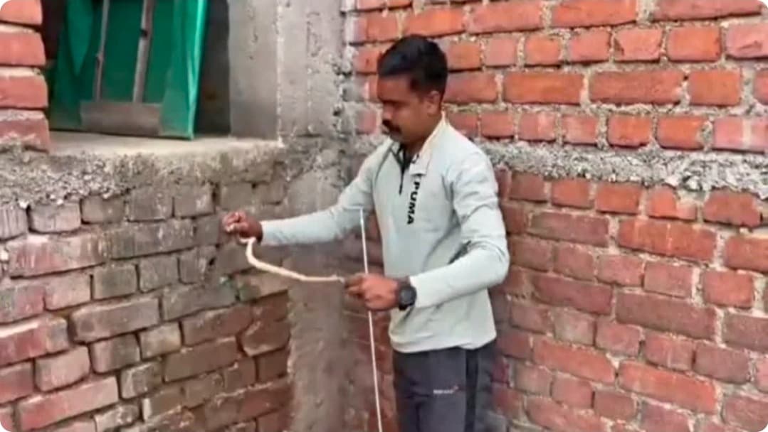 सांप दिखे तो मारें नहीं, रेस्क्यूअर को बुलाएं; कोडरमा में वन विभाग की पहल