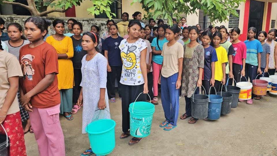 बूंद-बूंद पानी को तरसतीं बेटियां: हजारीबाग के केबी महिला कॉलेज आदिवासी हॉस्टल में पेयजल का घोर संकट