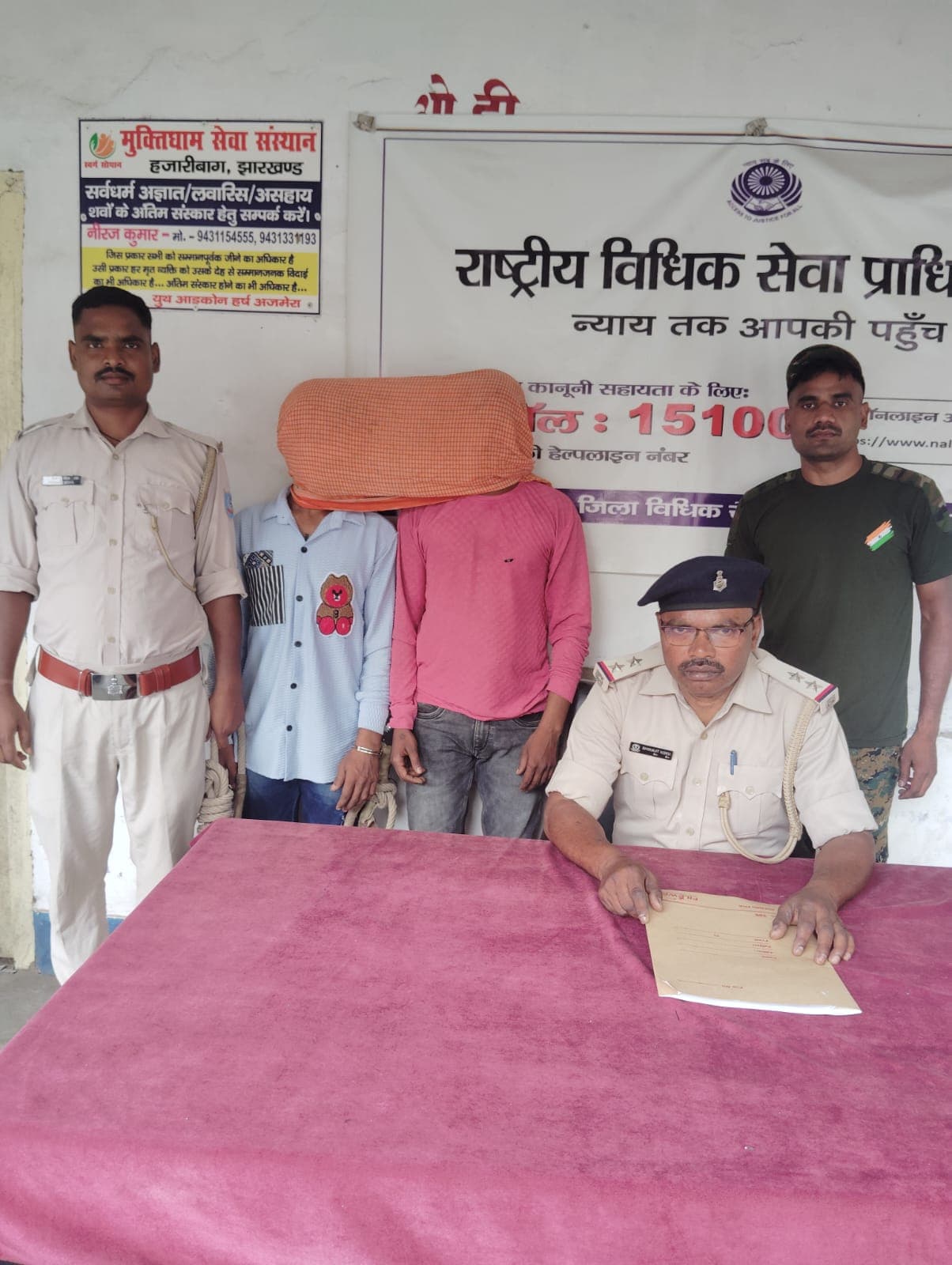 चोरी हुए ई-रिक्शा का खुलासा, दो आरोपी गिरफ्तार