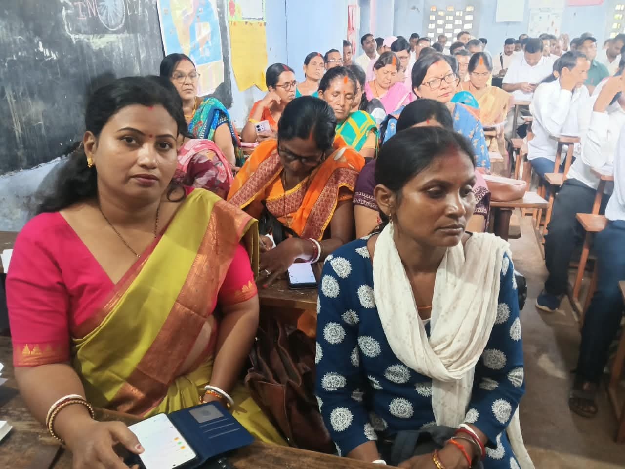गोला में गुरु गोष्ठी आयोजित, दो दिनो में लंबित कार्यों को पूरा करने का निर्देश