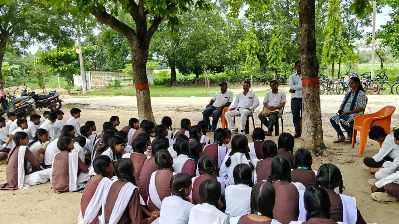विरसा उच्च विद्यालय में बाल सभा की बैठक आयोजित, बच्चों के सर्वांगीण विकास पर हुई चर्चा