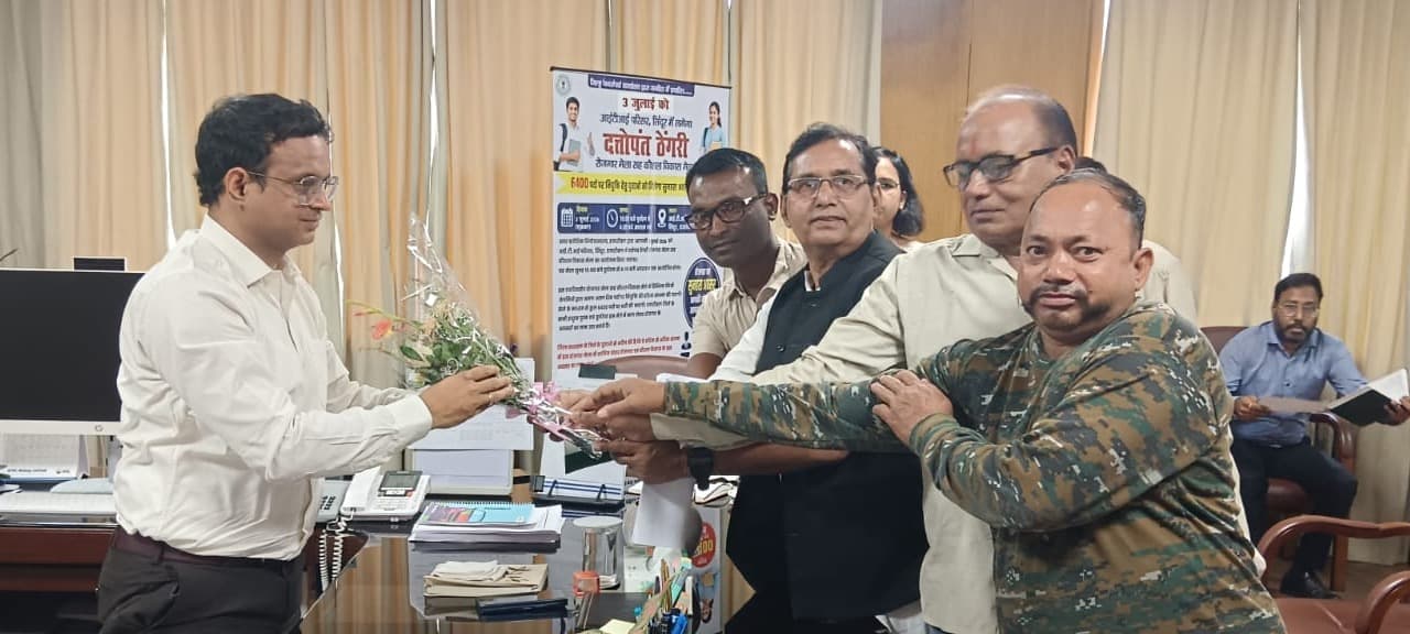 चार सूत्री मांगों को लेकर उपायुक्त से मिले चौकीदार-दफादार प्रतिनिधिमंडल