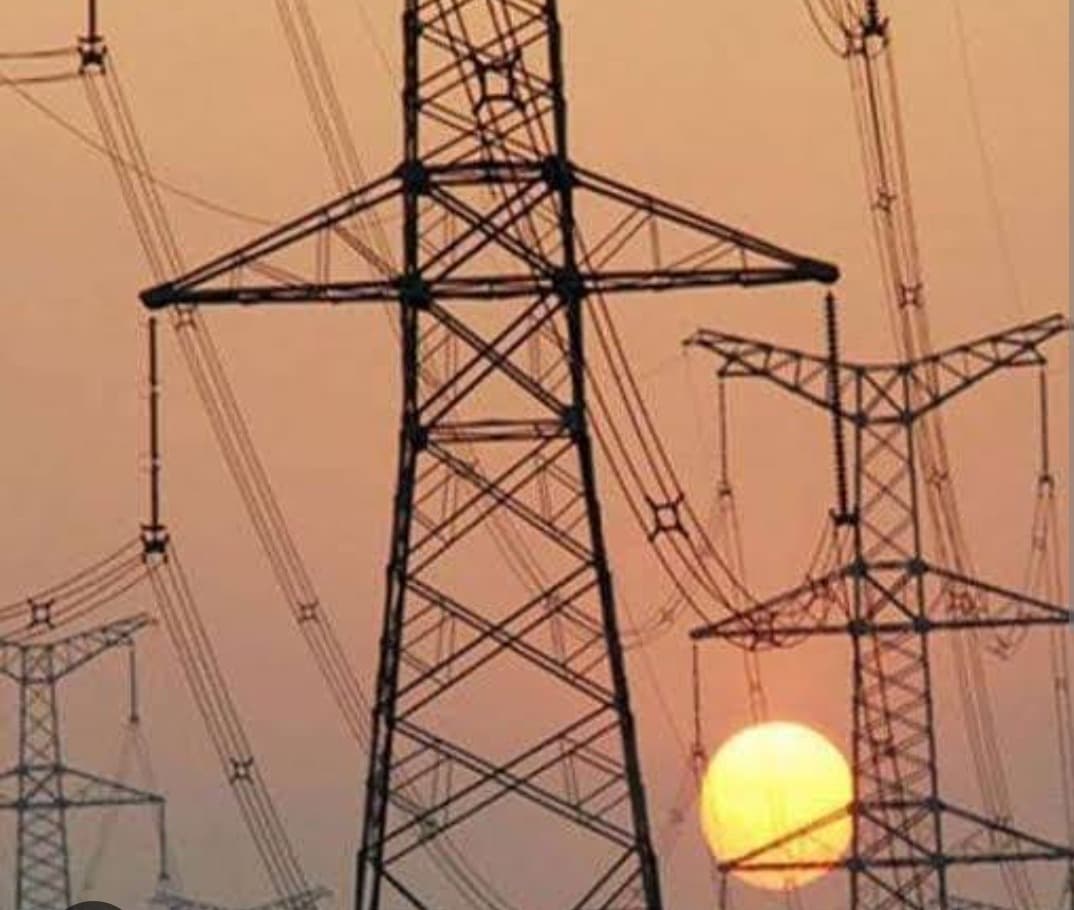 मांडू में हल्की बारिश से घंटों गुल हो रही बिजली, हजारों उपभोक्ता परेशान 