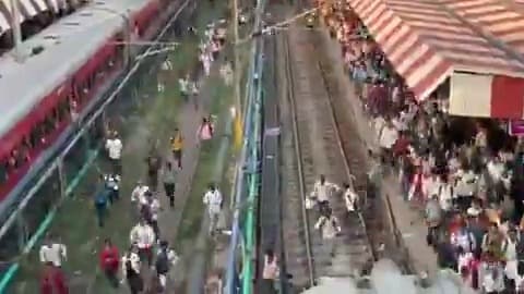 पटना में सरकारी इंतजामों की प्रशंसा, छात्रों ने मांगी समान सुविधा