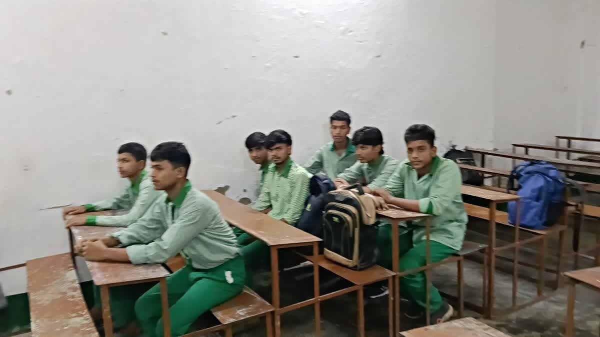 देवघर में अब लिपिक भी करेंगे स्कूलों की ऑनलाइन मॉनिटरिंग, शिक्षा विभाग ने बढ़ाई निगरानी