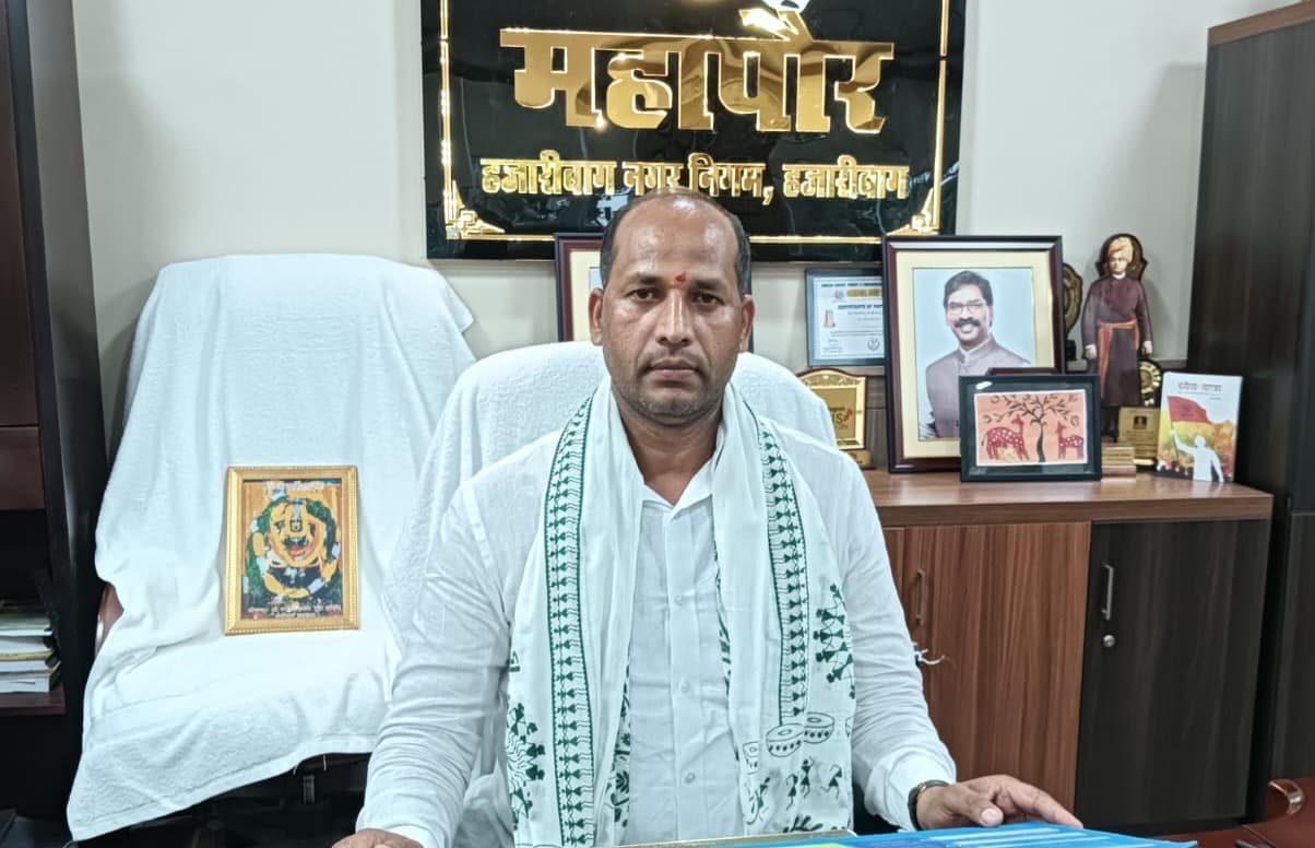 हाउसहोल्ड बढ़े, राजस्व भी बढ़ा... लेकिन साफ-सफाई और बुनियादी सुविधाओं में सुधार कब? जवाब मांग रही हजारीबाग की जनता