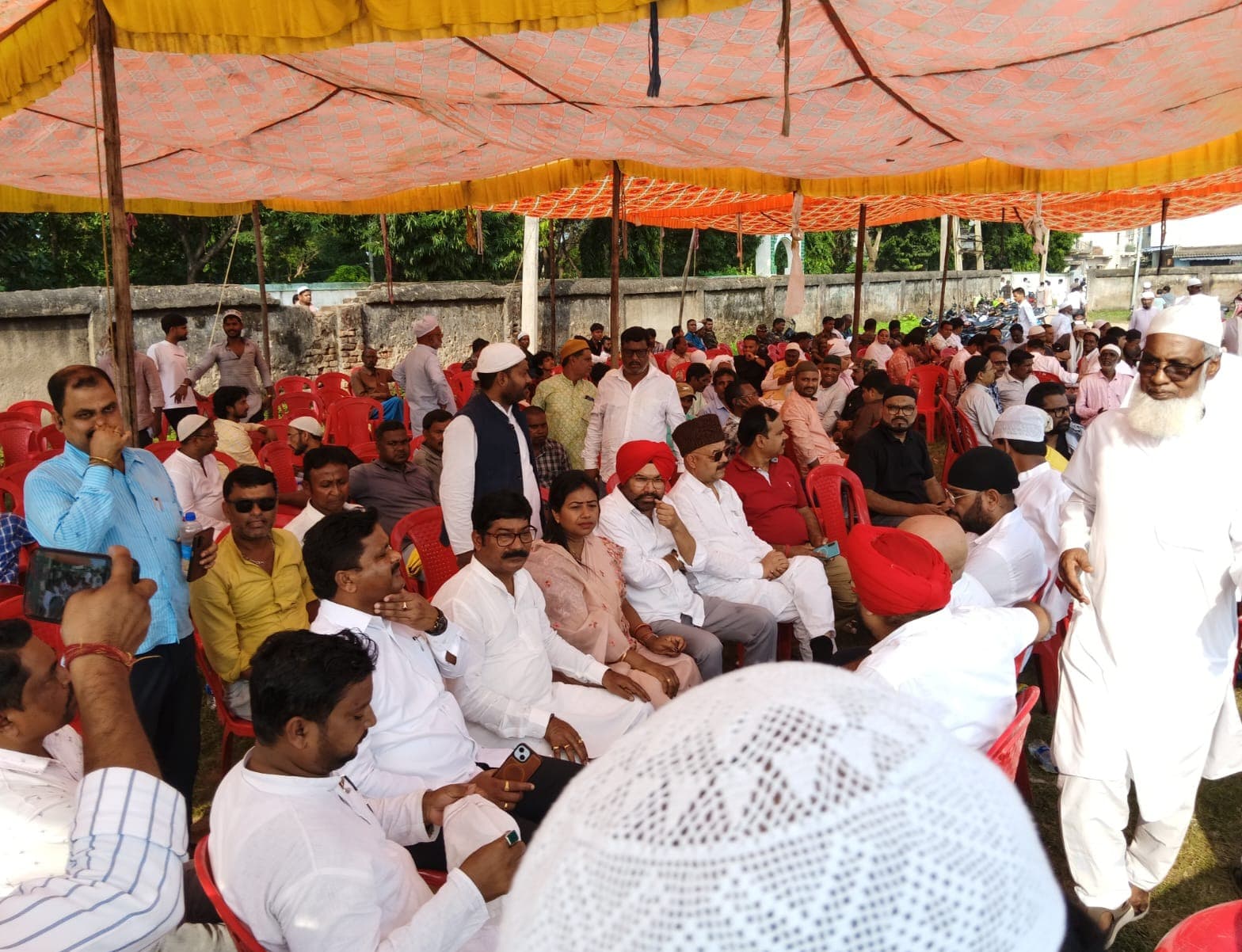 कांग्रेस नेता शहजादा अनवर के माता का निधन, चितरपुर में शोक की लहर
