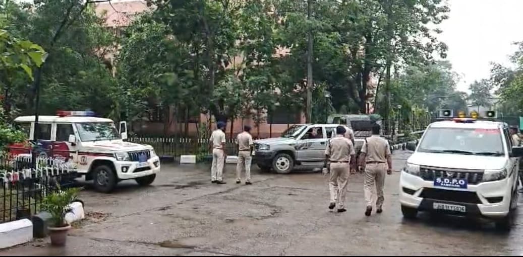 रामगढ़ व्यवहार न्यायालय में बम की धमकी, हाई अलर्ट पर पुलिस प्रशासन