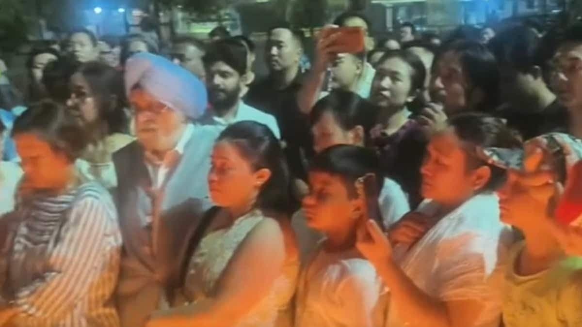 दिल्ली में मणिपुर के रिटायर्ड संगीत शिक्षक की हत्या से उबाल, न्याय की मांग को लेकर निकला कैंडल मार्च